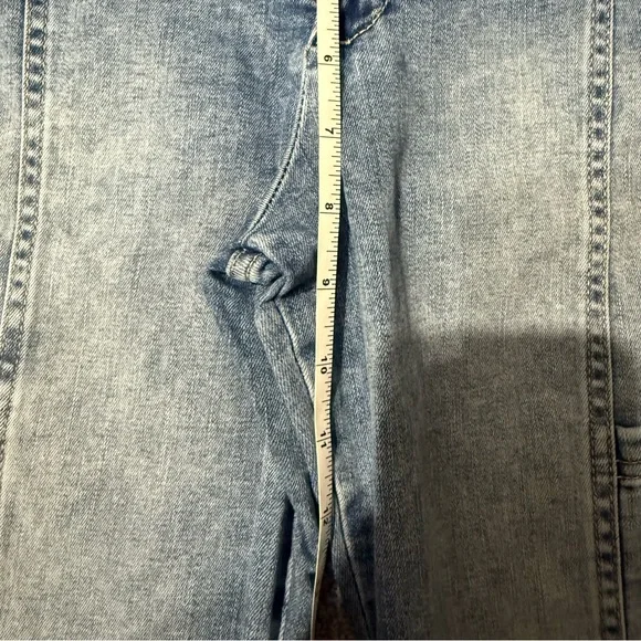 Abercrombie Kids High-Rise Mini Mom Jeans, Light Wash Straight-Leg size 11/12 - Picture 3 of 11